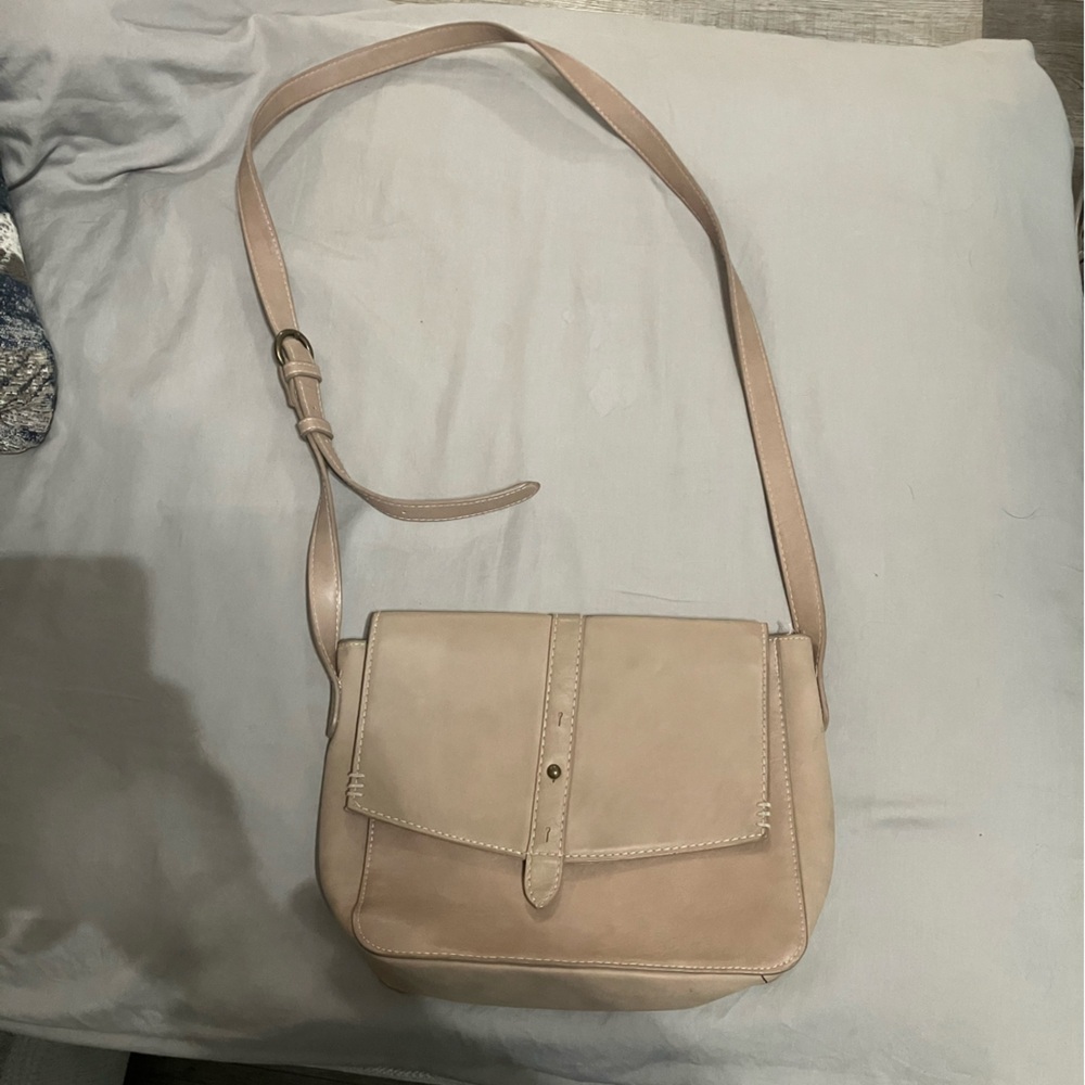 Elegant Tan Leather Shoulder Bag